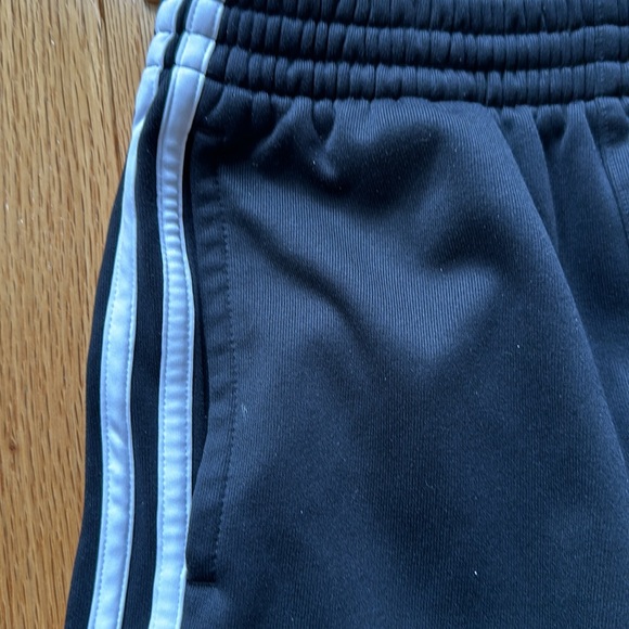 Classic Adidas 3 stripe sweat pants - Picture 15 of 15